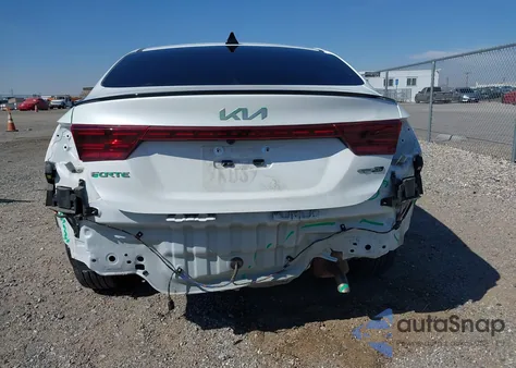 2024 Kia Forte Gt-Line z USA, uszkodzony, nr VIN 3KPF54AD4RE717719